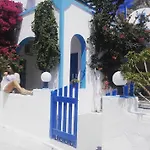 Anna Maria Santorini Hotel 2*