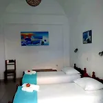 Anna Maria Santorini Hotel 2*