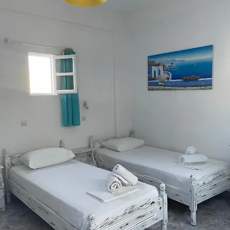 Anna Maria Santorini Hotel 2*